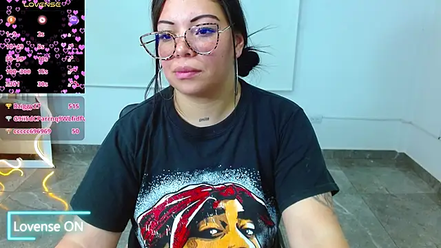 Snapshot of martinna_tay chatting on March 2025 08:29:01 AM martinna tay online show from March 2025 08:29:01 AM