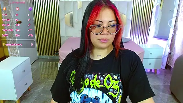 Snapshot of martinna_tay chatting on November 2025 03:07:01 AM martinna tay online show from November 2025 03:07:01 AM