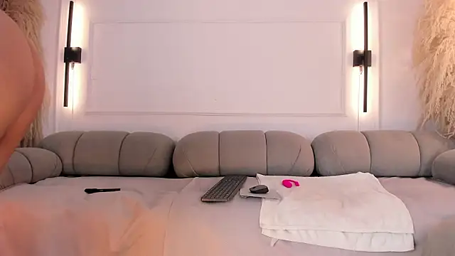 AliceHanz online show from March 2026 12:03:01 AM