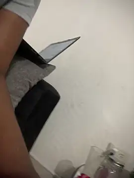 Berry Bans online show from October 2025 12:50:01 PM