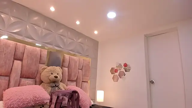 Charlotte Ice1 online show from March 2026 04:02:02 PM