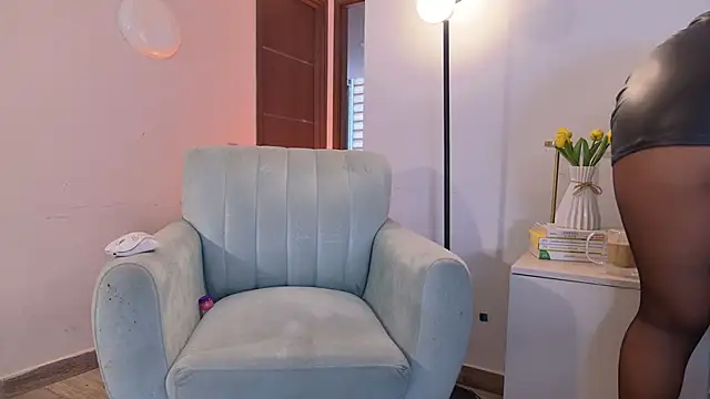 Miarouss3 online show from September 2025 01:25:02 PM