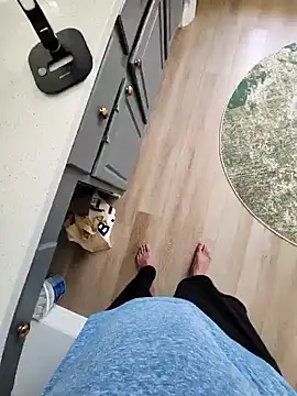 Snapshot of theclubist111 chatting on February 2025 04:47:02 PM theclubist111 online show from February 2025 04:47:02 PM