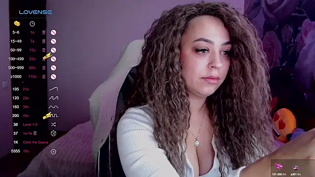 Snapshot of _Just_a_queen_3 chatting on December 2024 07:31:01 AM Just a queen 3 online show from December 2024 07:31:01 AM