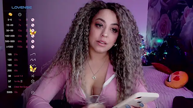 Snapshot of _Just_a_queen_3 chatting on December 2024 06:09:01 PM Just a queen 3 online show from December 2024 06:09:01 PM