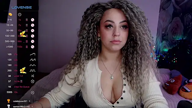 Snapshot of _Just_a_queen_3 chatting on January 2025 11:20:02 AM Just a queen 3 online show from January 2025 11:20:02 AM