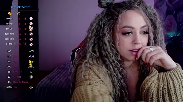 Snapshot of _Just_a_queen_3 chatting on February 2025 06:51:01 PM Just a queen 3 online show from February 2025 06:51:01 PM