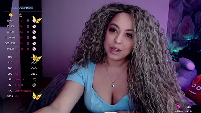 Snapshot of _Just_a_queen_3 chatting on February 2025 01:19:02 PM Just a queen 3 online show from February 2025 01:19:02 PM