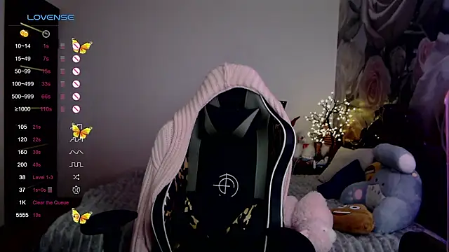 Snapshot of _Just_a_queen_3 chatting on March 2025 06:32:01 PM Just a queen 3 online show from March 2025 06:32:01 PM