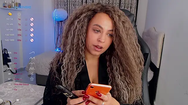 Snapshot of _Just_a_queen_3 chatting on October 2025 05:23:02 PM Just a queen 3 online show from October 2025 05:23:02 PM