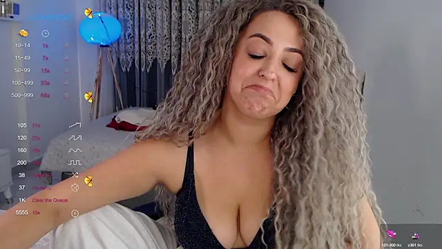 Snapshot of _Just_a_queen_3 chatting on October 2025 01:22:02 PM Just a queen 3 online show from October 2025 01:22:02 PM