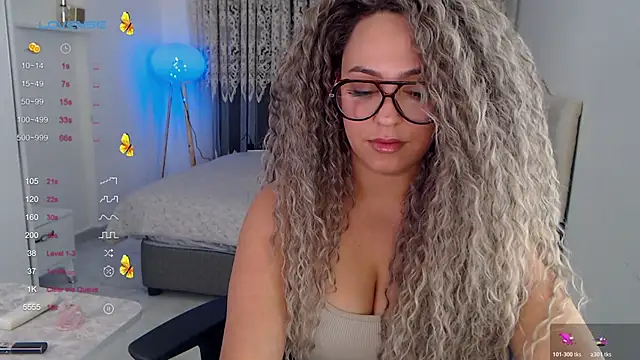 Snapshot of _Just_a_queen_3 chatting on November 2025 11:34:01 AM Just a queen 3 online show from November 2025 11:34:01 AM