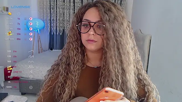 Snapshot of _Just_a_queen_3 chatting on November 2025 11:47:01 AM Just a queen 3 online show from November 2025 11:47:01 AM