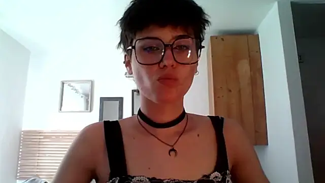 sarah perfect online show from March 2026 03:25:01 PM