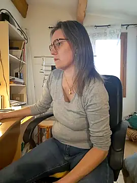 SpiceLea online show from December 2024 02:54:02 PM