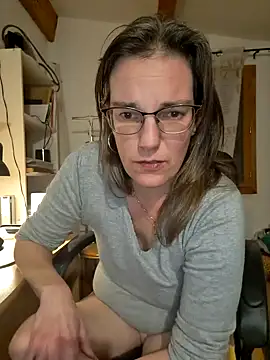 SpiceLea online show from December 2024 05:59:01 PM