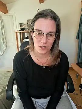 SpiceLea online show from December 2024 02:52:02 PM