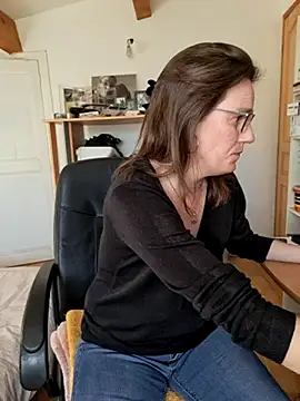 SpiceLea online show from February 2025 02:45:01 PM