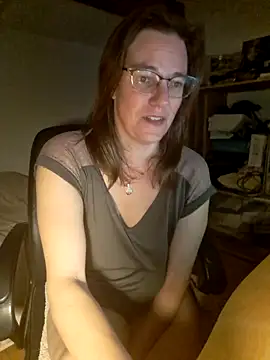 SpiceLea online show from February 2025 06:02:01 PM