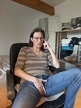 SpiceLea online show from February 2025 11:06:02 AM