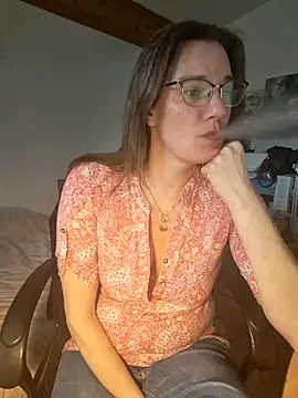 SpiceLea online show from February 2025 12:28:01 PM