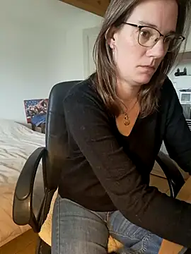 SpiceLea online show from March 2025 12:35:02 PM