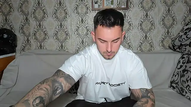 Snapshot of Jonmusclemaster chatting on December 2024 08:53:01 PM Jonmusclemaster online show from December 2024 08:53:01 PM