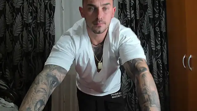 Snapshot of Jonmusclemaster chatting on December 2024 08:50:01 PM Jonmusclemaster online show from December 2024 08:50:01 PM