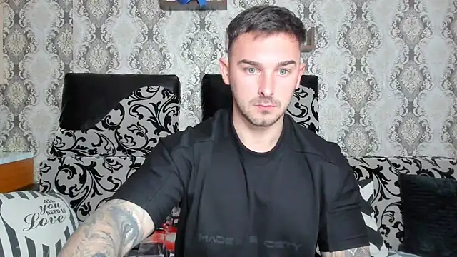 Snapshot of Jonmusclemaster chatting on December 2024 10:35:02 AM Jonmusclemaster online show from December 2024 10:35:02 AM