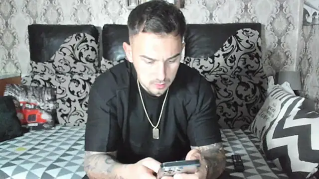 Snapshot of Jonmusclemaster chatting on December 2024 07:34:02 PM Jonmusclemaster online show from December 2024 07:34:02 PM