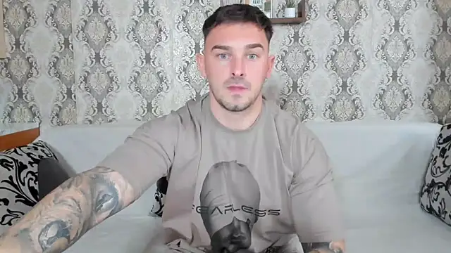 Snapshot of Jonmusclemaster chatting on December 2024 11:11:02 AM Jonmusclemaster online show from December 2024 11:11:02 AM