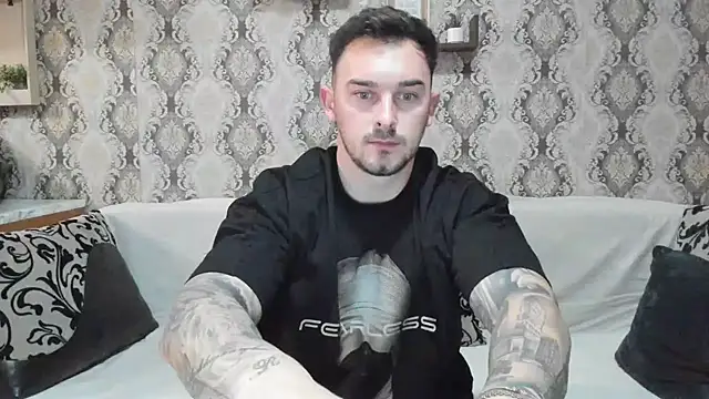 Snapshot of Jonmusclemaster chatting on December 2024 08:32:01 PM Jonmusclemaster online show from December 2024 08:32:01 PM