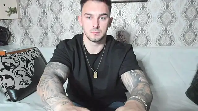 Snapshot of Jonmusclemaster chatting on December 2024 08:25:02 PM Jonmusclemaster online show from December 2024 08:25:02 PM