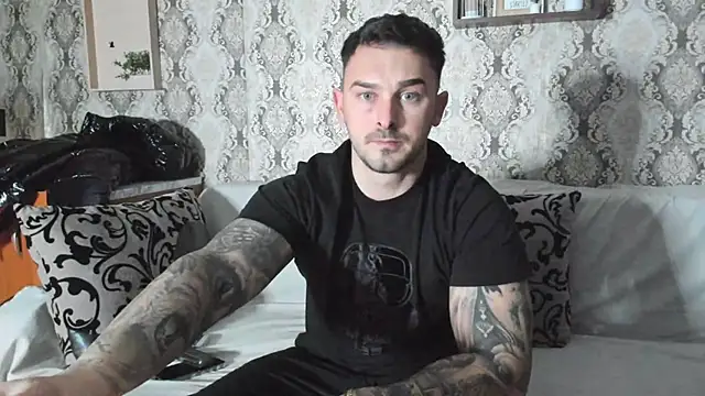 Snapshot of Jonmusclemaster chatting on December 2024 07:54:01 PM Jonmusclemaster online show from December 2024 07:54:01 PM