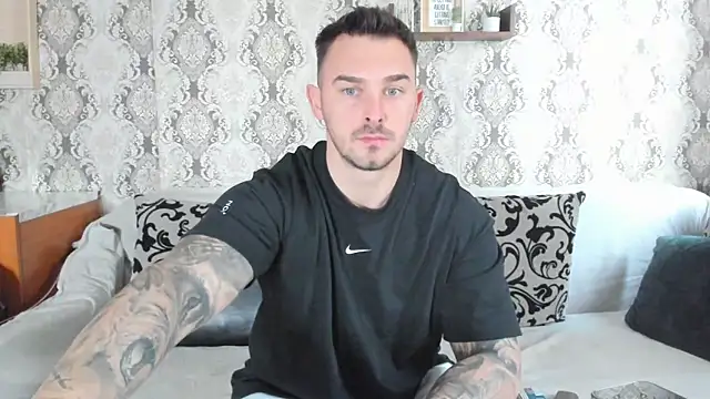 Snapshot of Jonmusclemaster chatting on January 2025 08:31:01 AM Jonmusclemaster online show from January 2025 08:31:01 AM