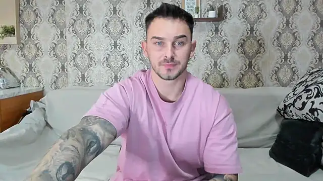 Snapshot of Jonmusclemaster chatting on January 2025 08:05:02 PM Jonmusclemaster online show from January 2025 08:05:02 PM