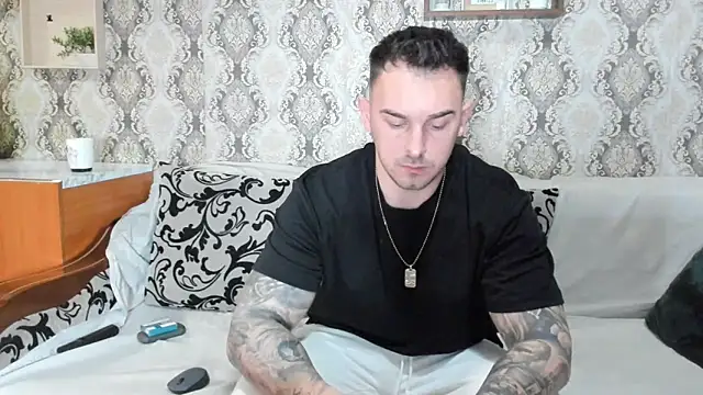 Snapshot of Jonmusclemaster chatting on January 2025 07:16:01 PM Jonmusclemaster online show from January 2025 07:16:01 PM