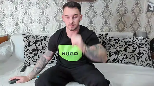 Snapshot of Jonmusclemaster chatting on January 2025 07:34:02 PM Jonmusclemaster online show from January 2025 07:34:02 PM