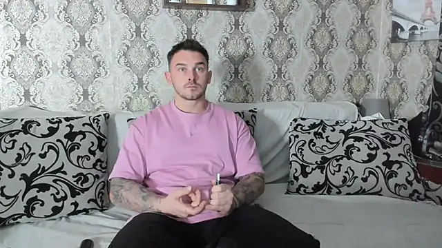 Snapshot of Jonmusclemaster chatting on January 2025 08:13:02 PM Jonmusclemaster online show from January 2025 08:13:02 PM