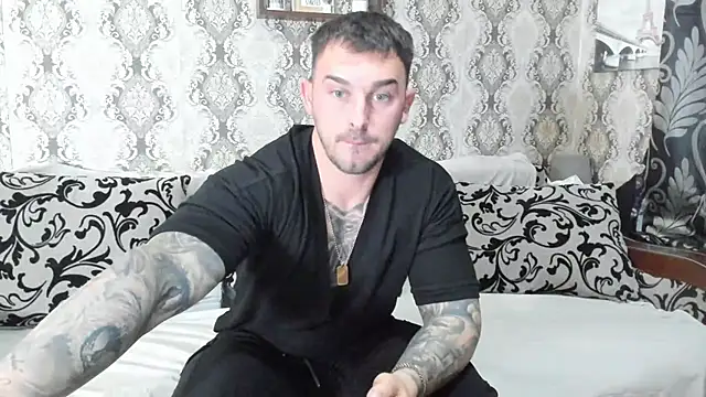 Snapshot of Jonmusclemaster chatting on January 2025 08:11:02 PM Jonmusclemaster online show from January 2025 08:11:02 PM