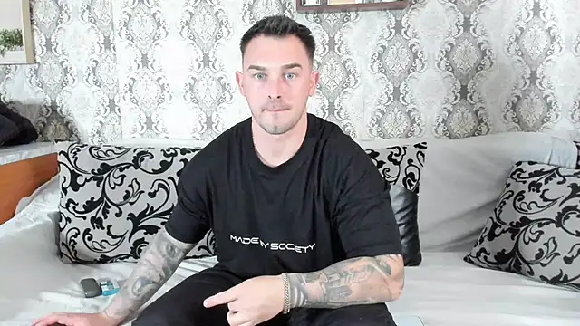 Snapshot of Jonmusclemaster chatting on January 2025 11:01:01 AM Jonmusclemaster online show from January 2025 11:01:01 AM