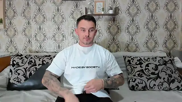 Snapshot of Jonmusclemaster chatting on January 2025 08:33:01 PM Jonmusclemaster online show from January 2025 08:33:01 PM