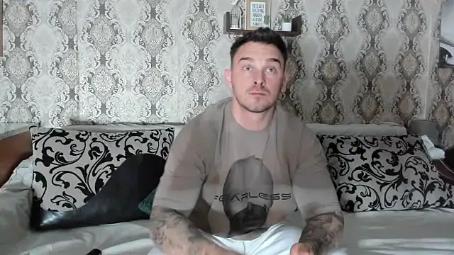 Snapshot of Jonmusclemaster chatting on February 2025 10:13:01 PM Jonmusclemaster online show from February 2025 10:13:01 PM