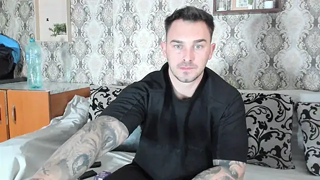 Snapshot of Jonmusclemaster chatting on February 2025 11:42:01 AM Jonmusclemaster online show from February 2025 11:42:01 AM