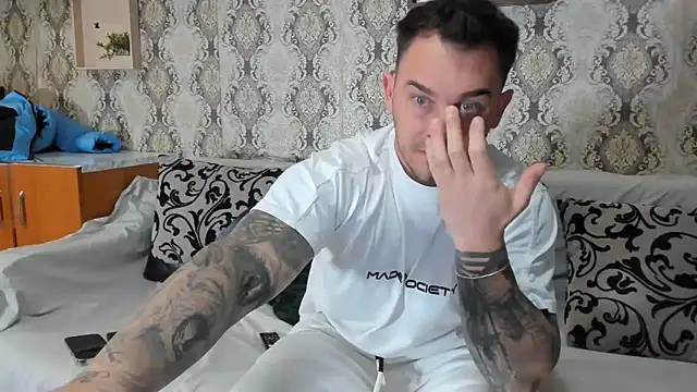 Snapshot of Jonmusclemaster chatting on February 2025 08:24:01 PM Jonmusclemaster online show from February 2025 08:24:01 PM