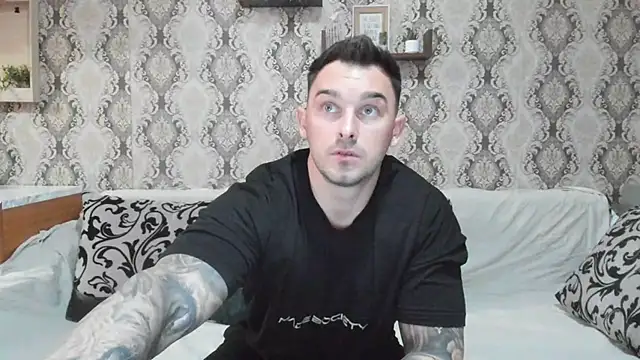 Snapshot of Jonmusclemaster chatting on February 2025 08:13:02 PM Jonmusclemaster online show from February 2025 08:13:02 PM