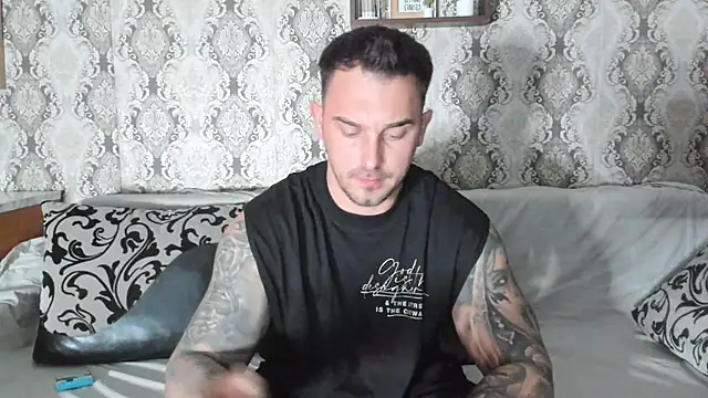 Snapshot of Jonmusclemaster chatting on February 2025 08:37:01 PM Jonmusclemaster online show from February 2025 08:37:01 PM