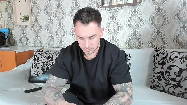 Snapshot of Jonmusclemaster chatting on February 2025 12:33:02 PM Jonmusclemaster online show from February 2025 12:33:02 PM