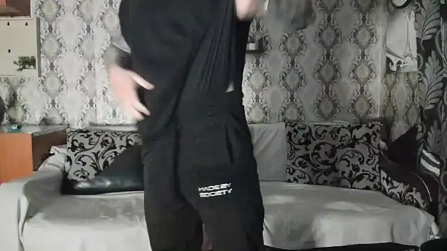 Snapshot of Jonmusclemaster chatting on February 2025 12:03:01 AM Jonmusclemaster online show from February 2025 12:03:01 AM