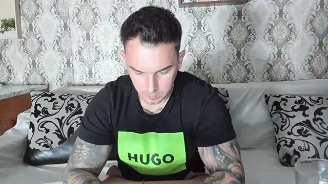 Snapshot of Jonmusclemaster chatting on March 2025 08:37:02 PM Jonmusclemaster online show from March 2025 08:37:02 PM